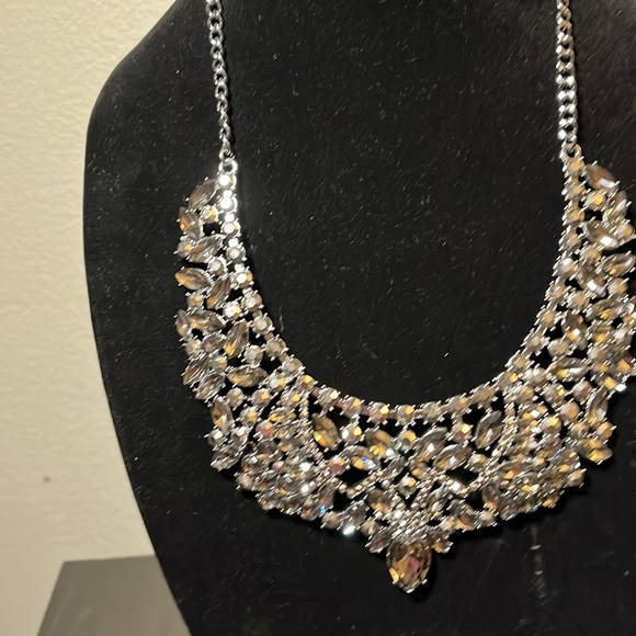 Paparazzi Zi Collection Necklace and Earring set. Brand new/never worn. - Picture 3 of 3